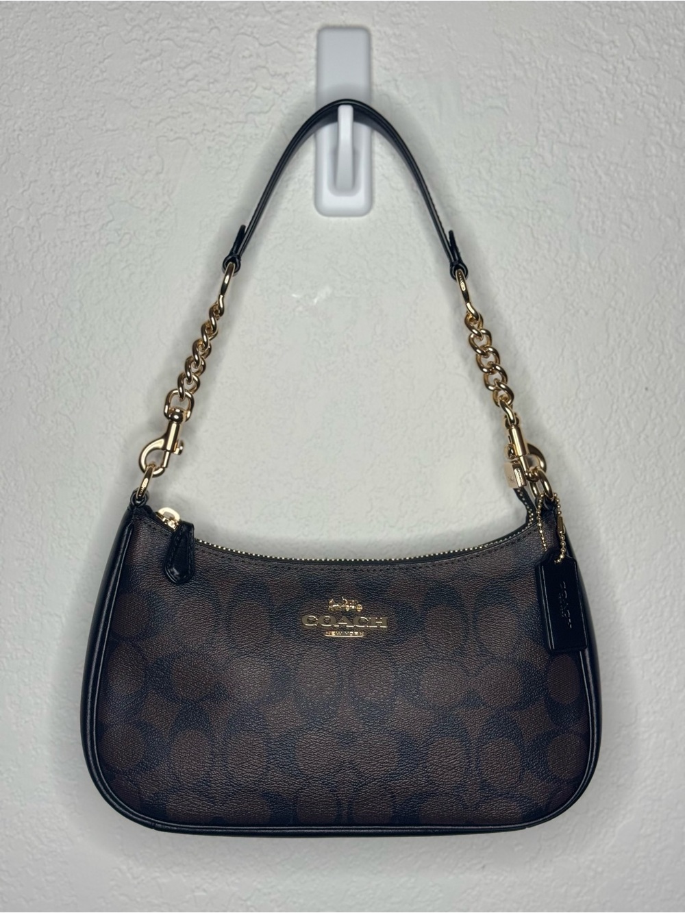 Coach Teri Shoulder Bag - Picture 1 of 4